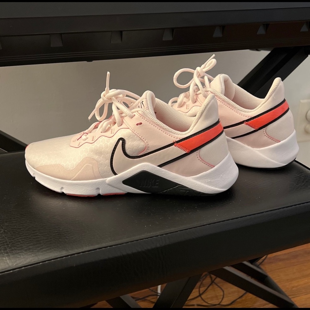 Nike Legend Essential 2 Training Sneaker | Size 8 | Women’s